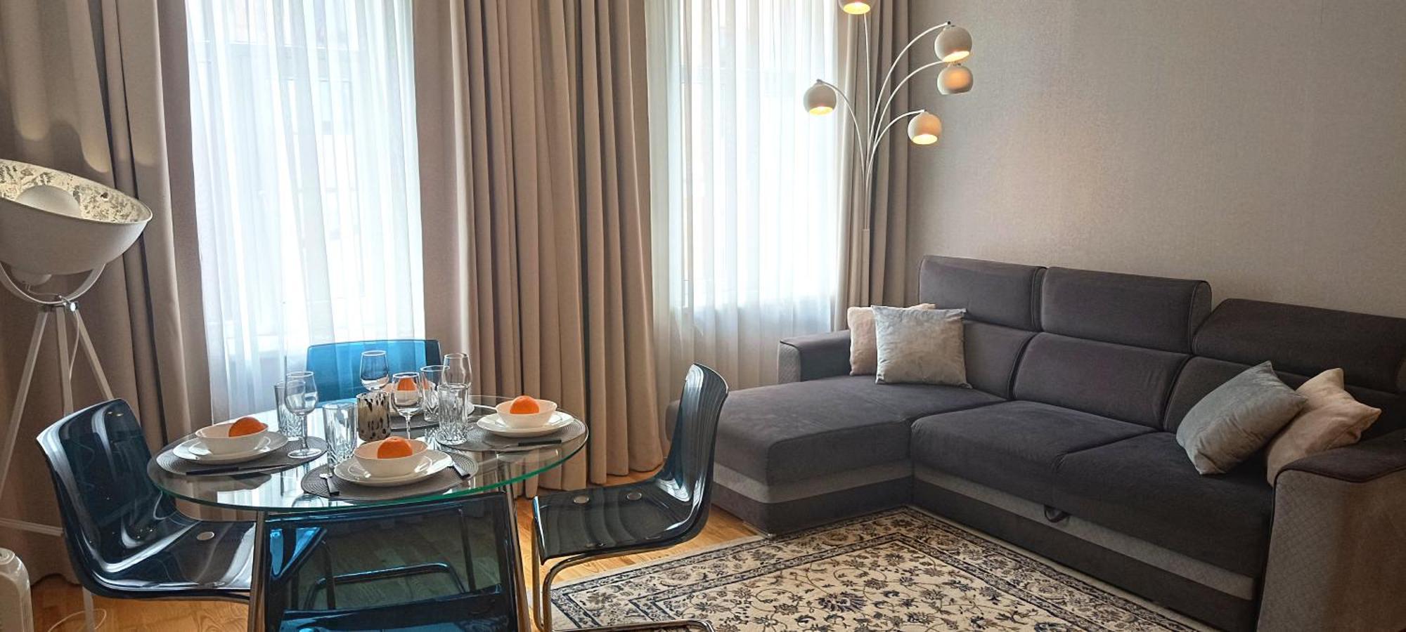 Old Town 2 Bedroom Apartment Near Dome Square & Scenic Waterfront รีกา ภายนอก รูปภาพ