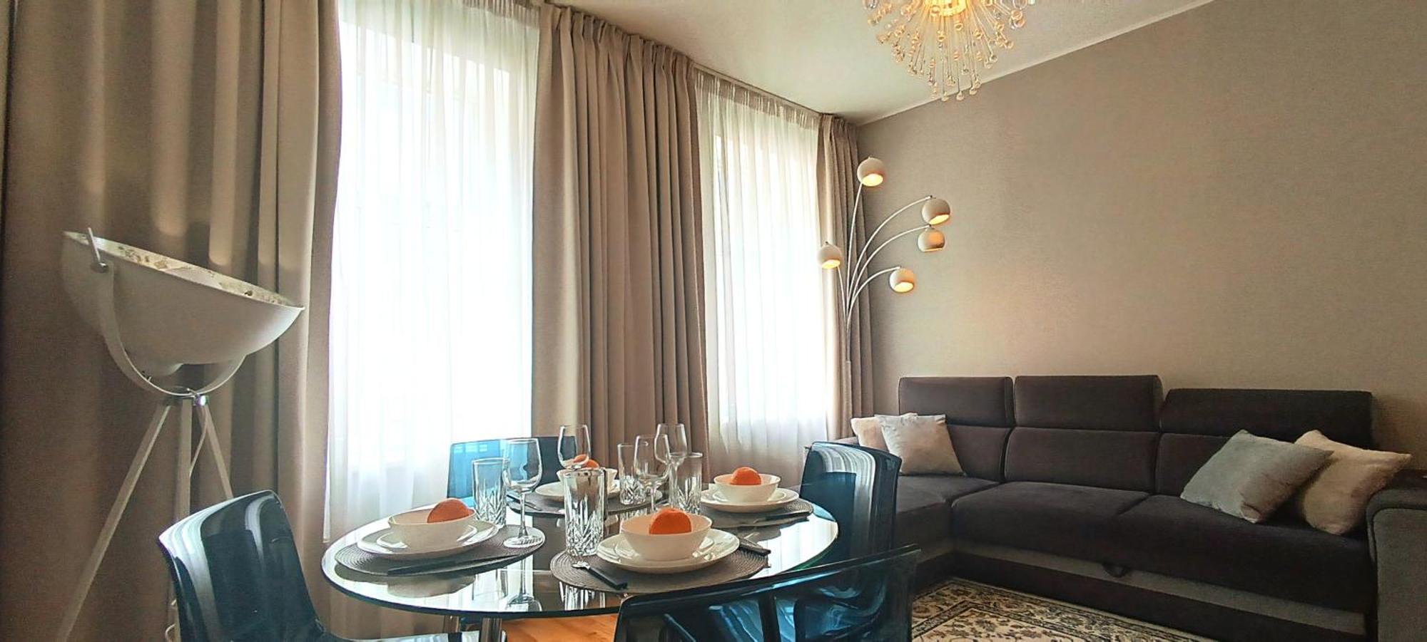 Old Town 2 Bedroom Apartment Near Dome Square & Scenic Waterfront รีกา ภายนอก รูปภาพ